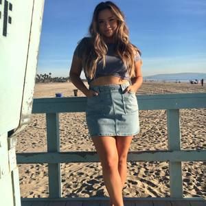 Meet your Posher, Clarissa